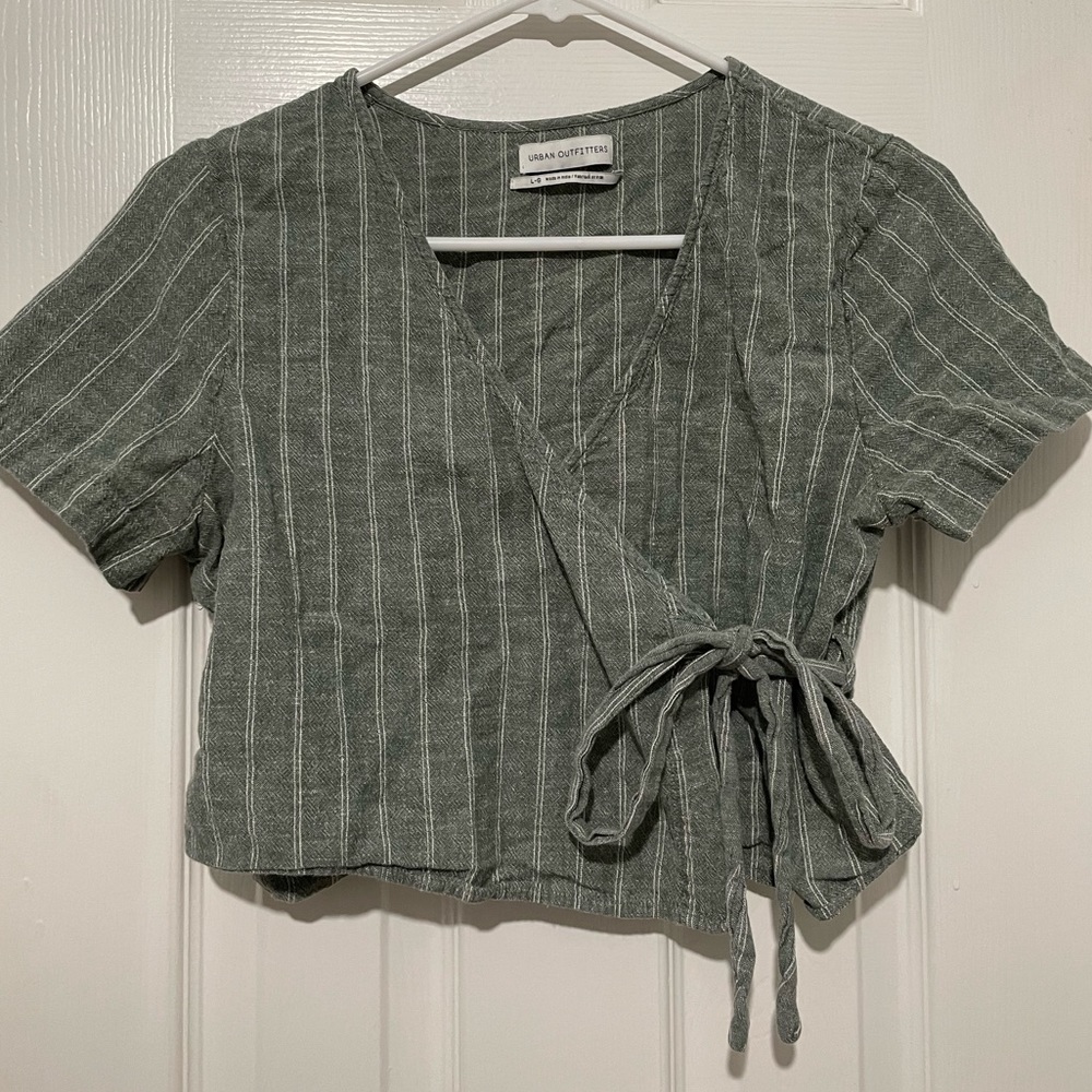 Cropped wrap short sleeve💚